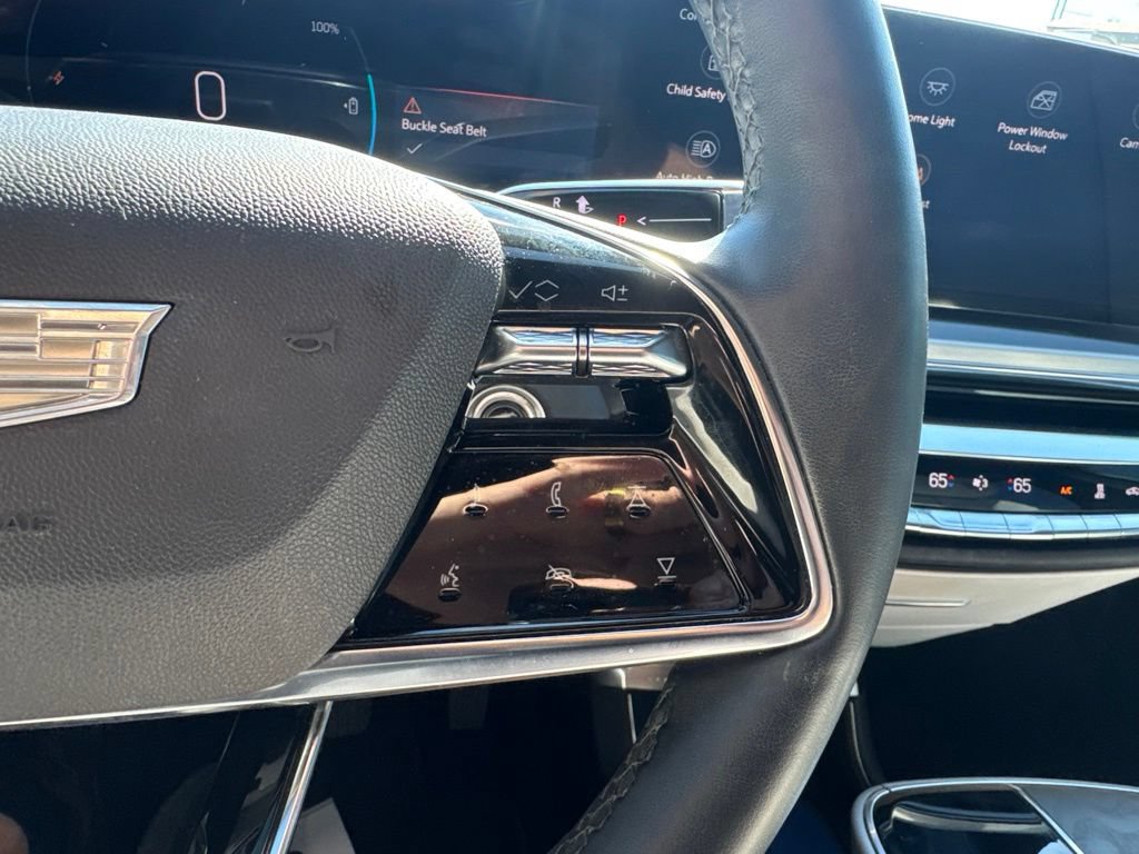 Used 2023 Cadillac Lyriq 2WD image 21