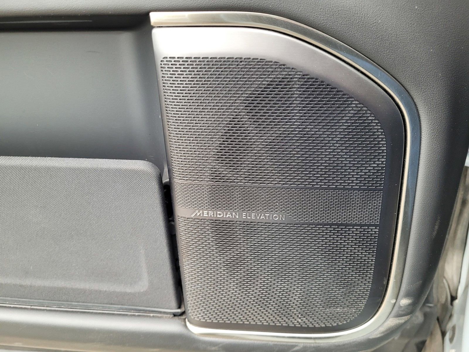 Used 2022 Rivian R1T Adventure image 18