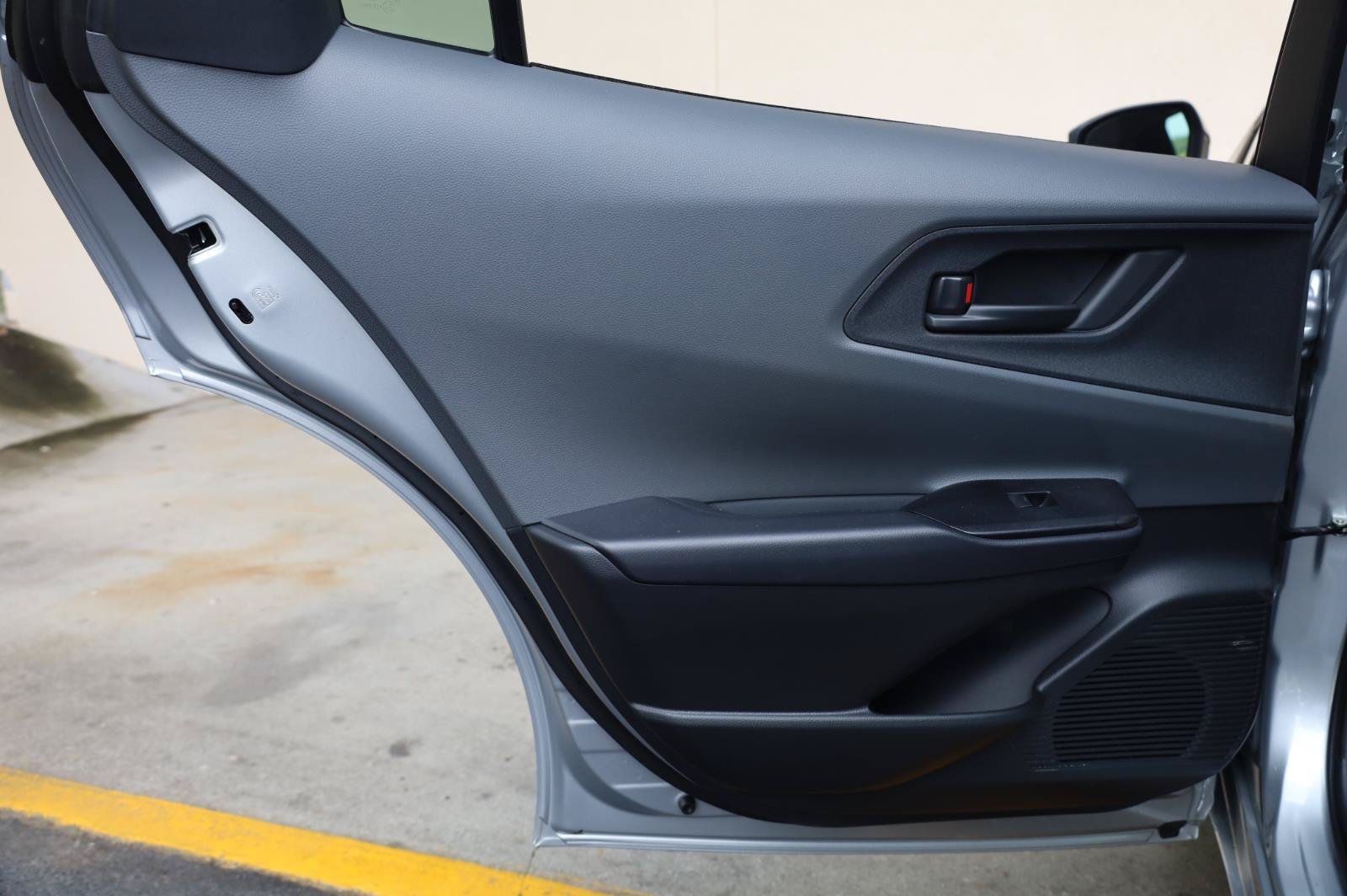 Used 2024 Toyota Prius LE FWD image 19
