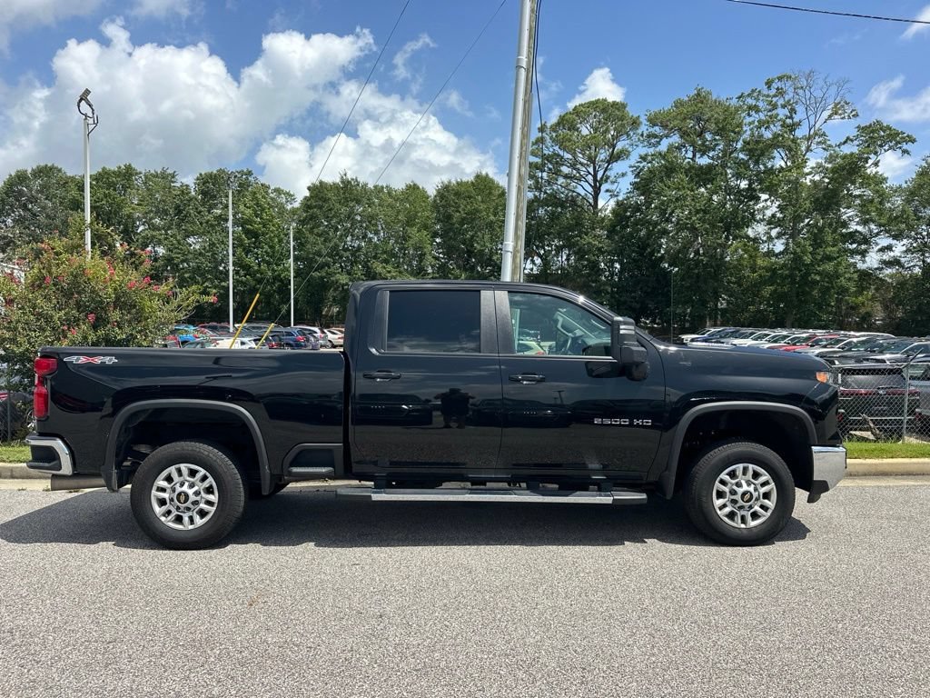 Used 2025 Chevrolet Silverado 2500 LT w/ Convenience Package AWD/4WD image 4