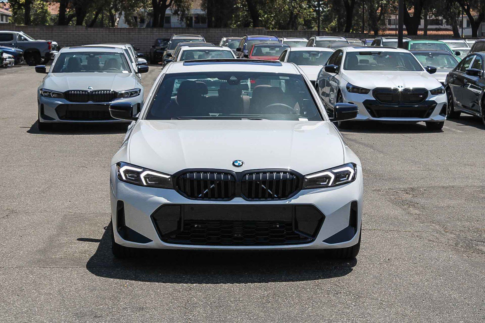 New 2026 BMW 330i Sedan w/ M Sport Package RWD image 2