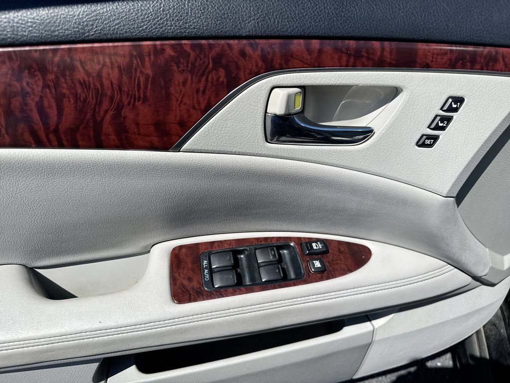 Used 2011 Toyota Avalon Limited FWD image 22