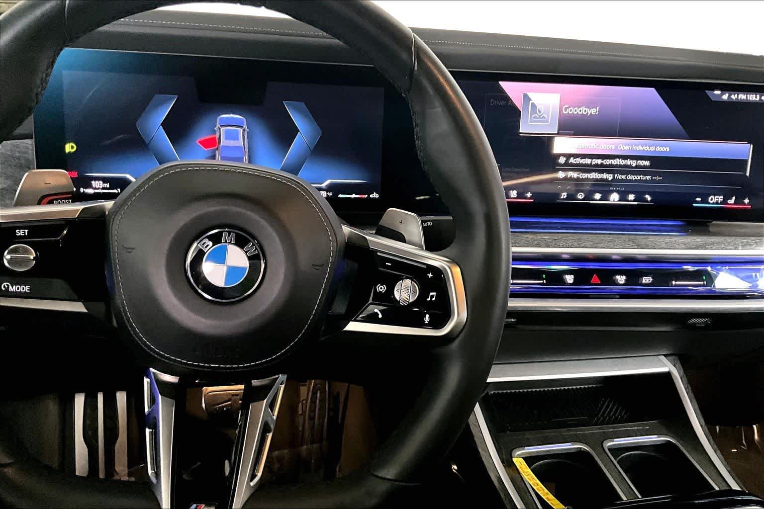 Used 2023 BMW 760i xDrive AWD/4WD image 25