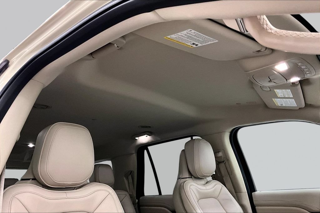 Used 2018 Lincoln Navigator Select w/ Technology Package AWD/4WD image 28