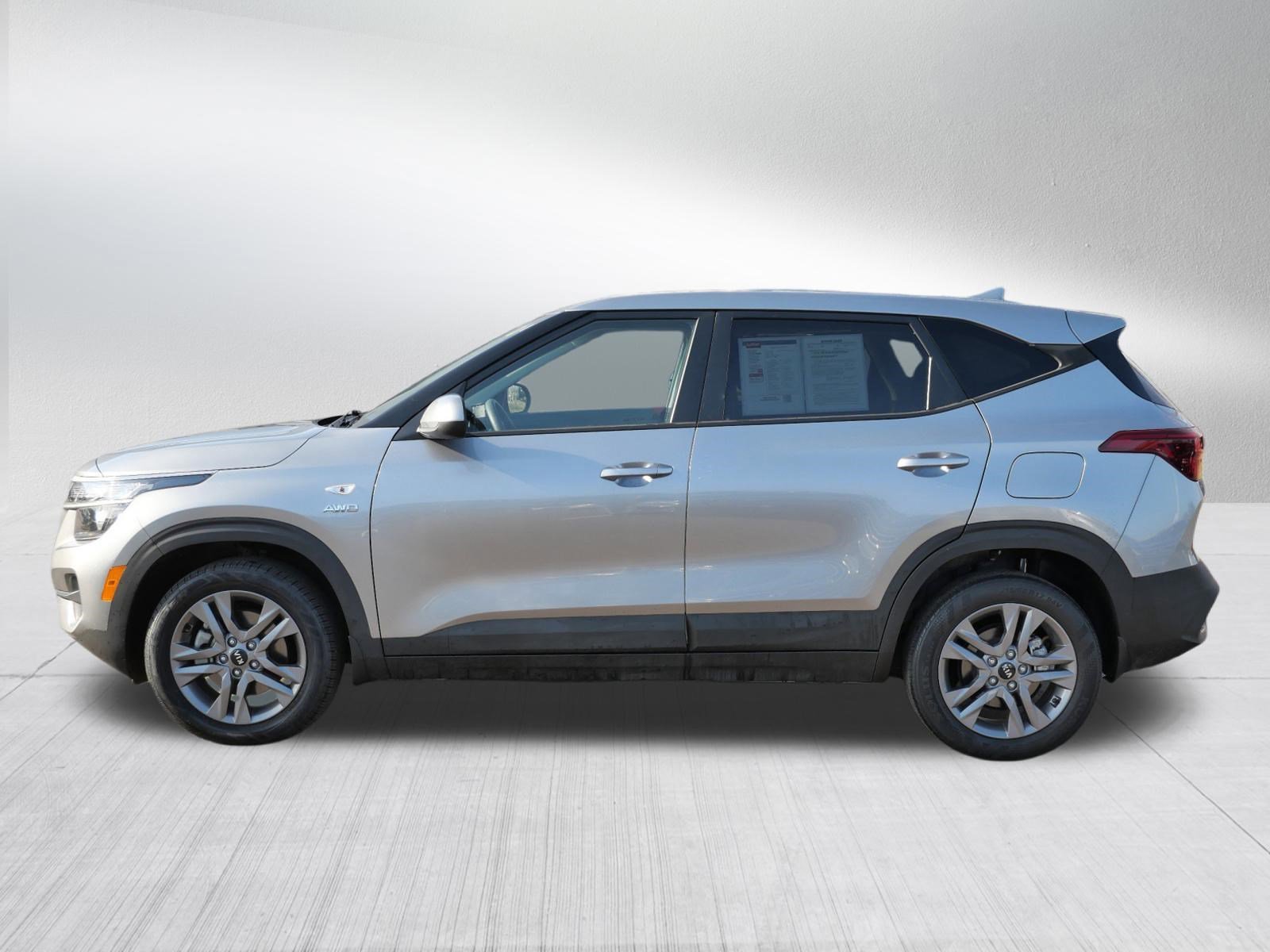 Used 2021 Kia Seltos LX image 4