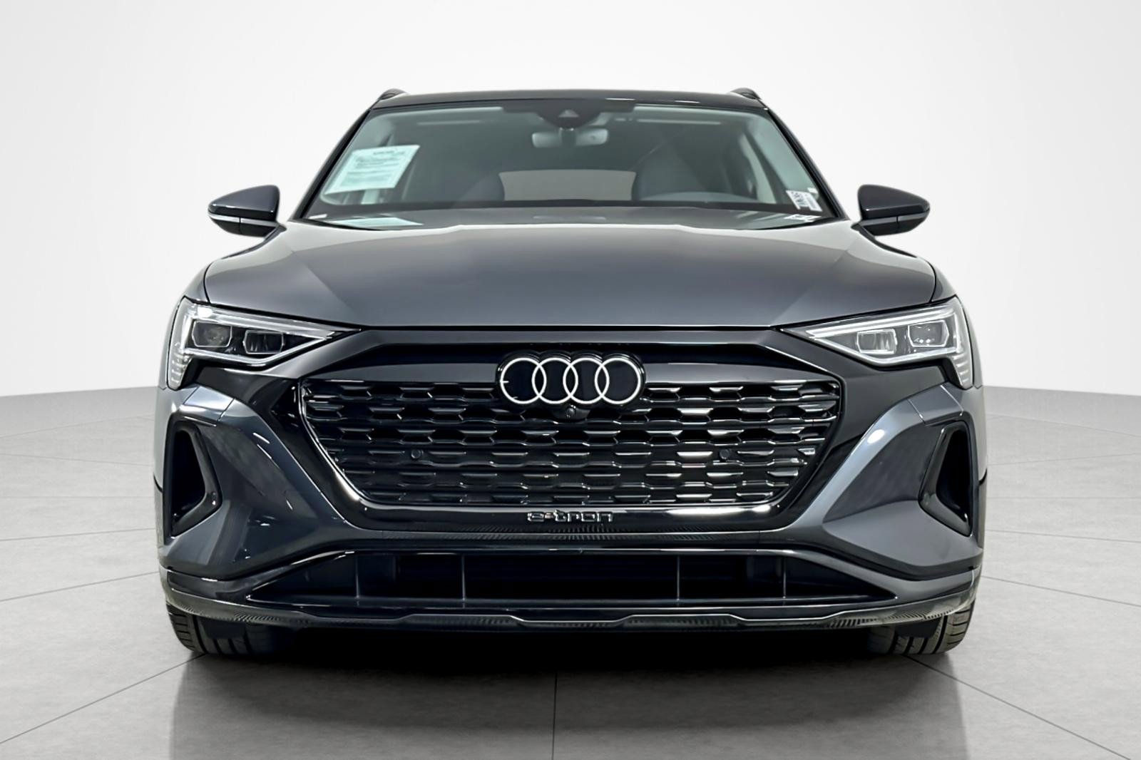 Used 2024 Audi Q8 e-tron Premium image 8