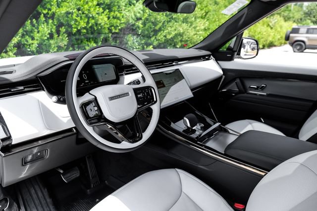 New 2026 Land Rover Range Rover Sport Dynamic SE AWD/4WD image 3