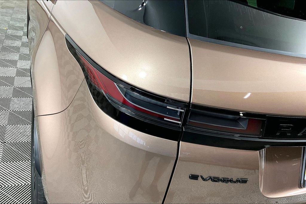 Used 2024 Land Rover Range Rover Evoque Dynamic SE image 28