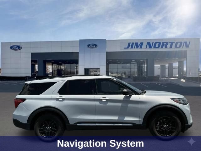 Used 2025 Ford Explorer Active w/ Active Comfort Package RWD image 3