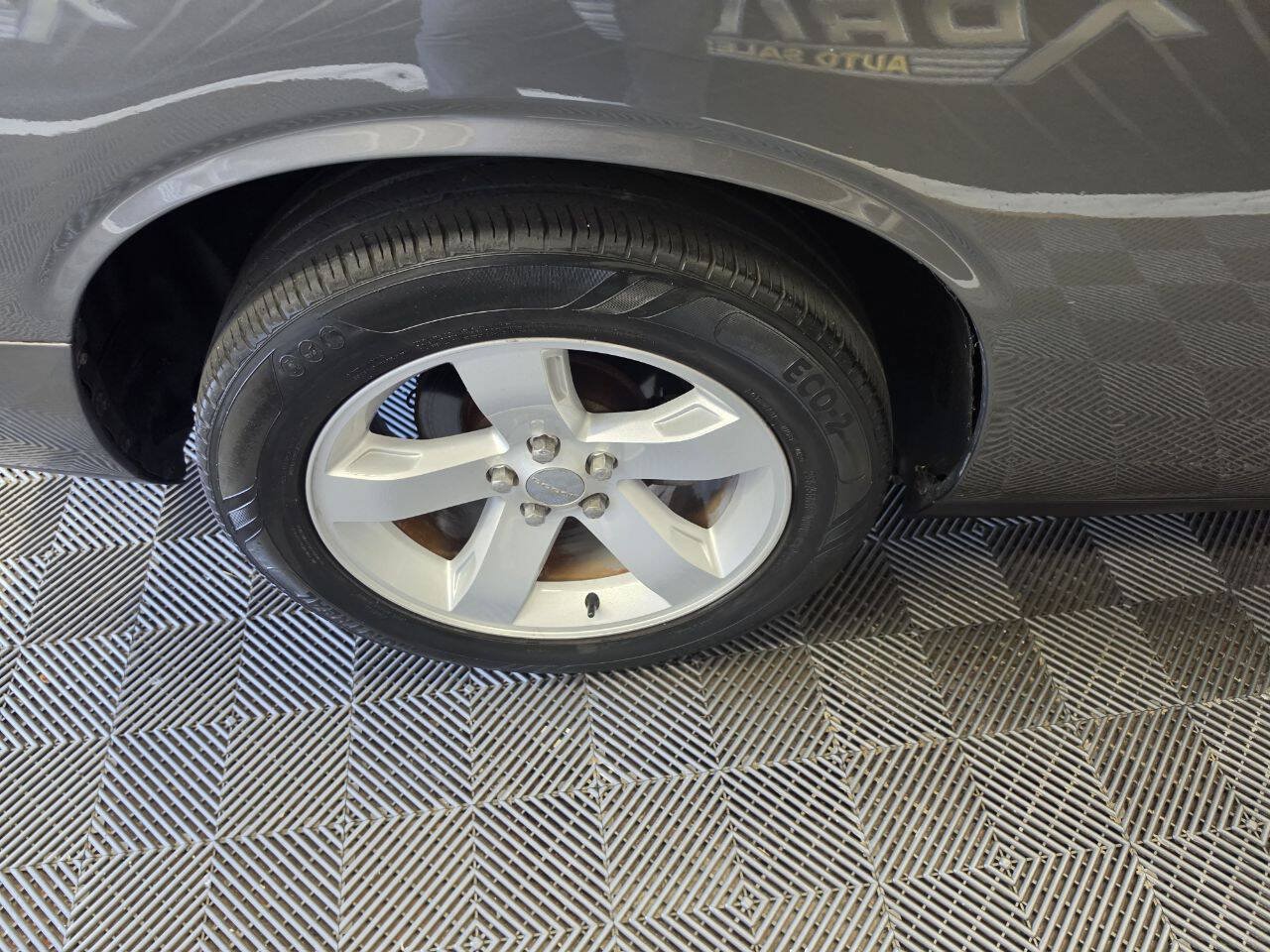 Used 2012 Dodge Challenger SXT RWD image 22