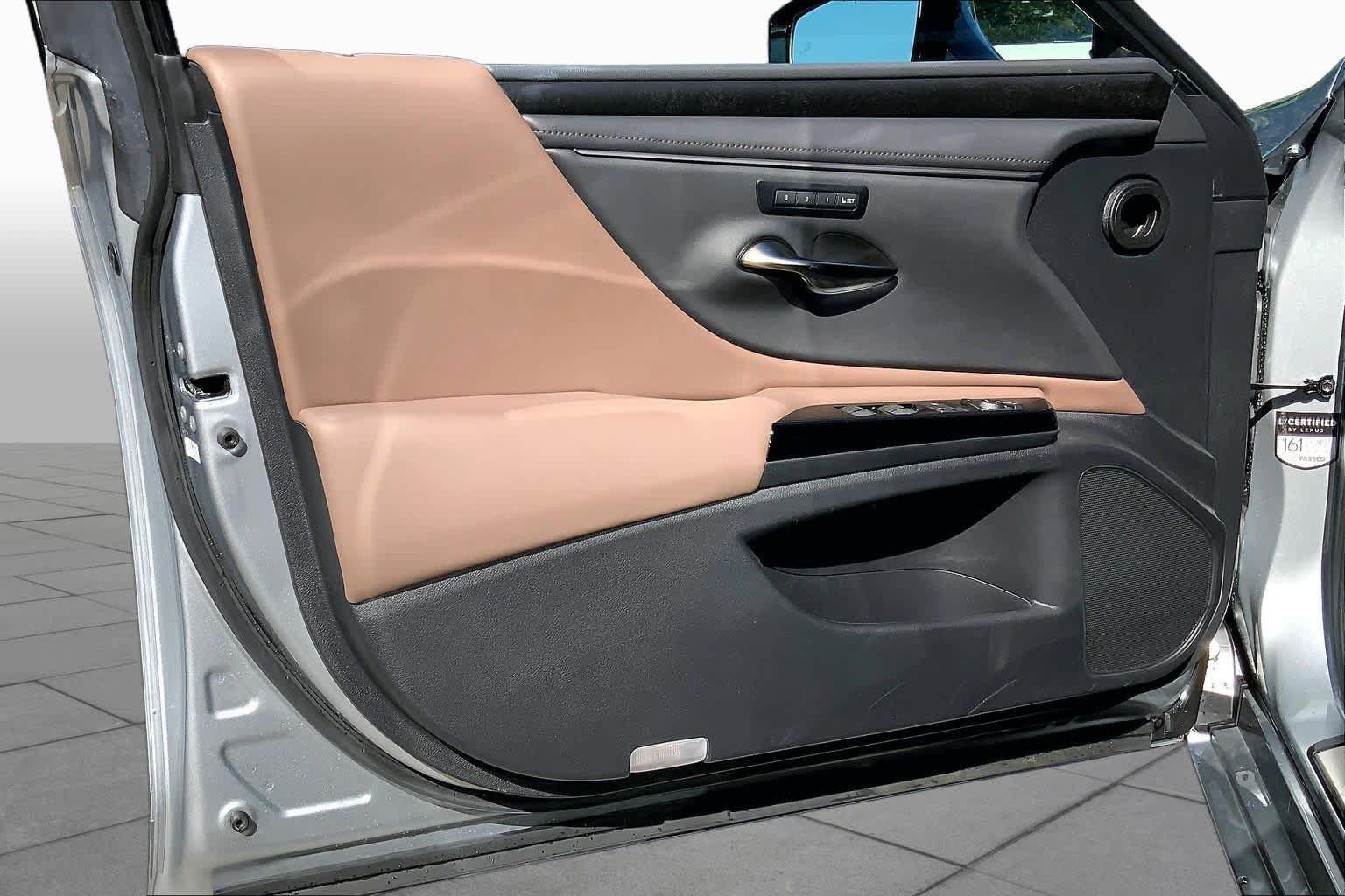 Used 2025 Lexus ES 350 w/ Premium Package FWD image 22