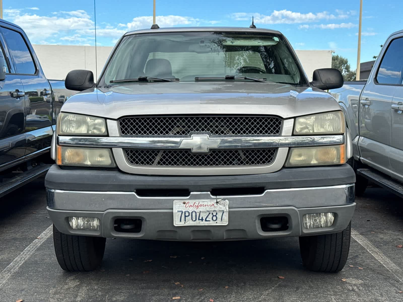 Used 2004 Chevrolet Silverado 2500 LT RWD image 2