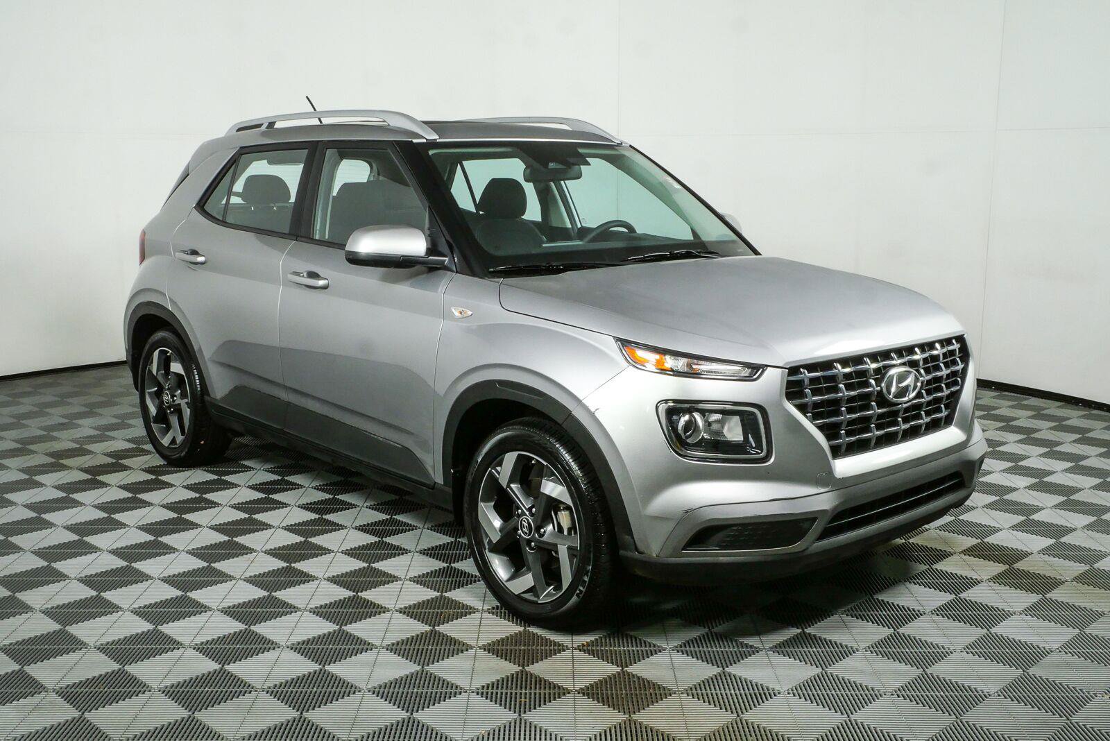 Used 2023 Hyundai Venue SEL w/ Cargo Package