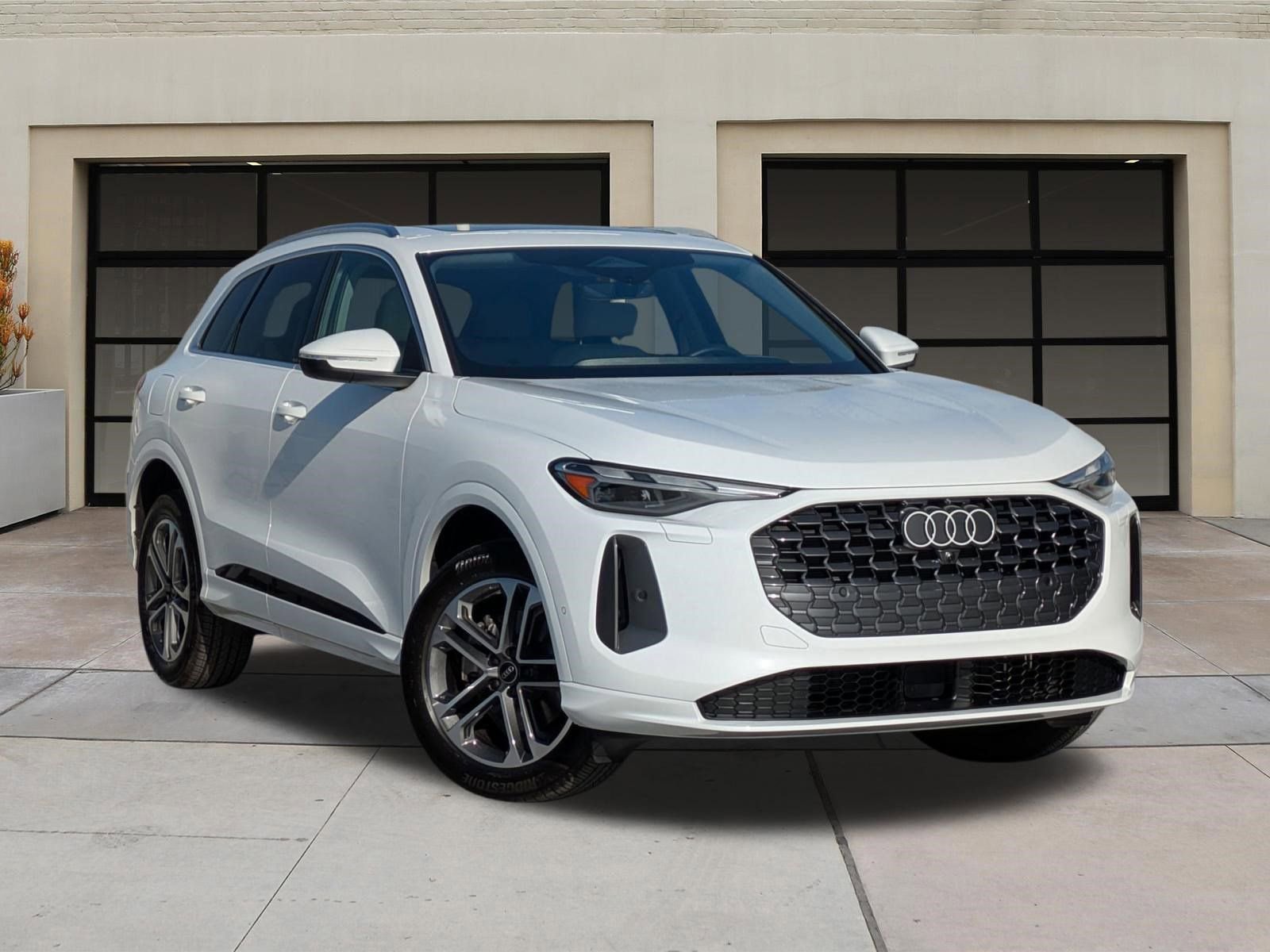 Used 2025 Audi Q5 Premium w/ Convenience Package image 33