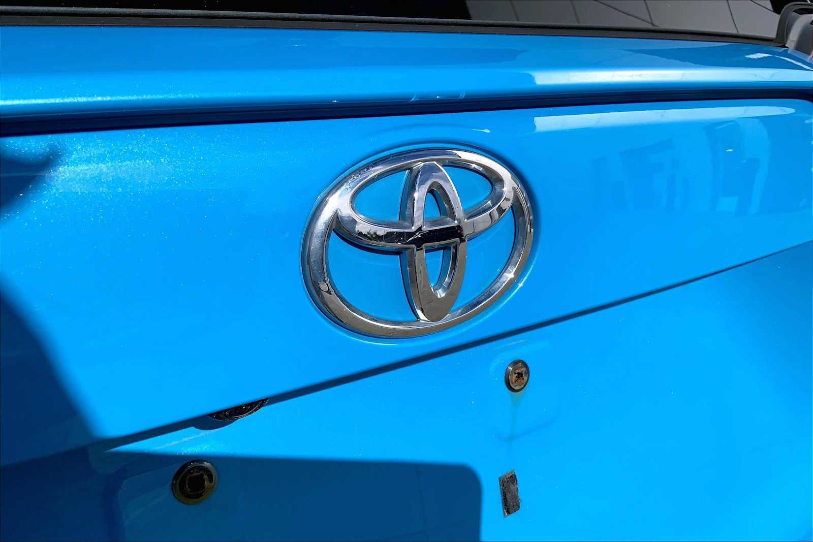 Used 2020 Toyota RAV4 LE AWD/4WD image 32