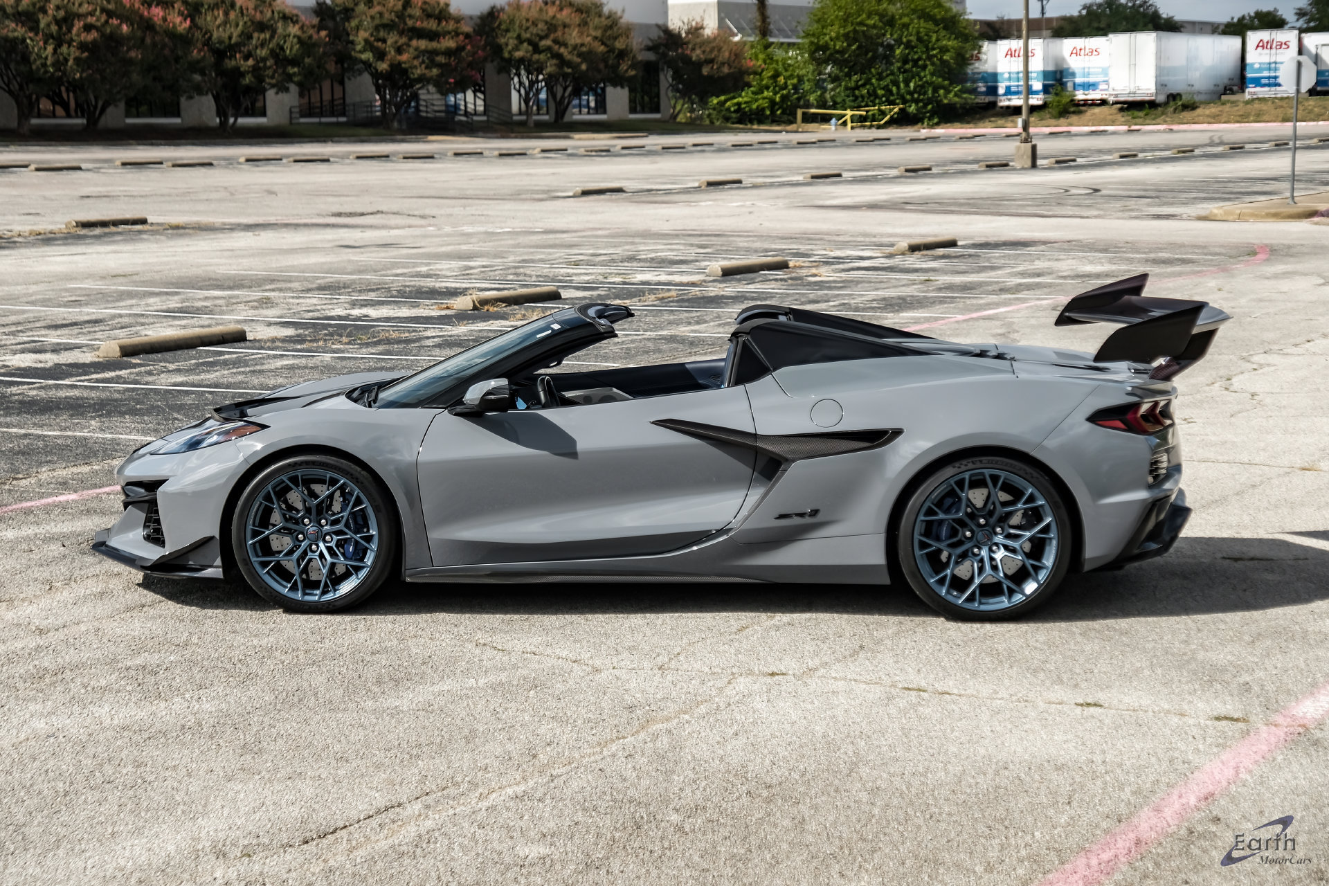 Used 2025 Chevrolet Corvette ZR1 w/ ZR1 Carbon Fiber Aero Package RWD image 9