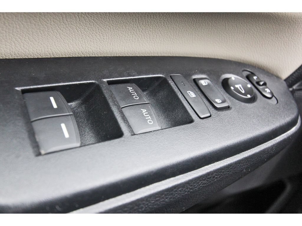 Used 2018 Honda CR-V Touring image 23