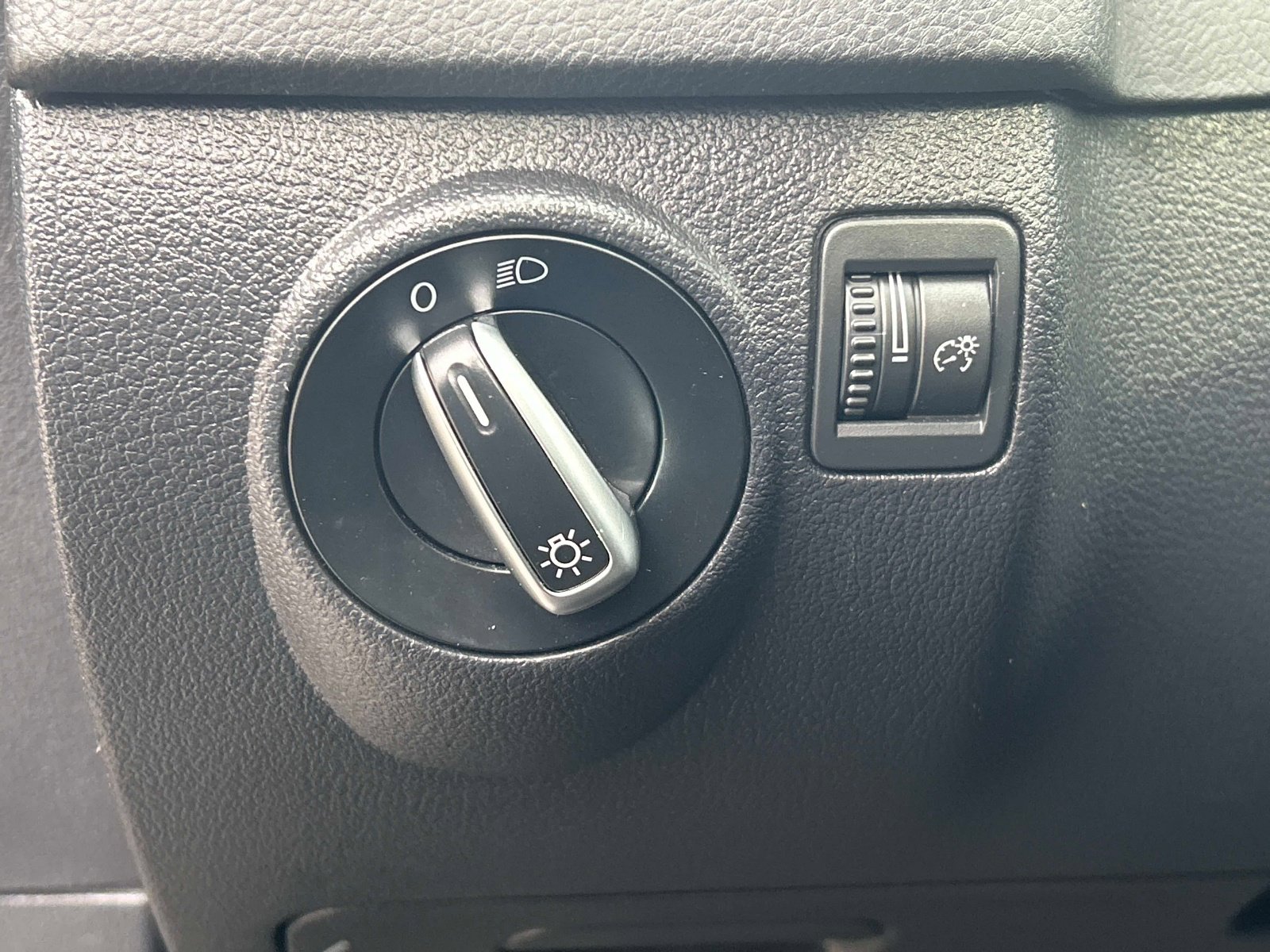 Used 2013 Volkswagen Tiguan S AWD/4WD image 19