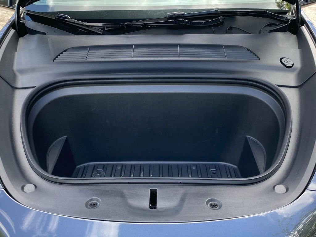 Used 2025 Tesla Model Y Long Range image 18