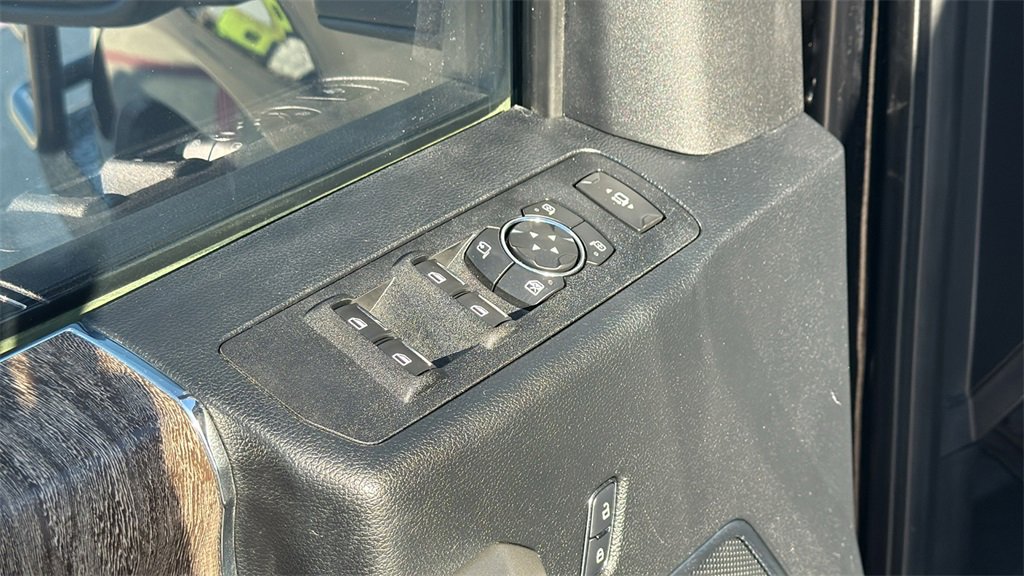 Used 2017 Ford F250 Lariat w/ FX4 Off-Road Package image 10