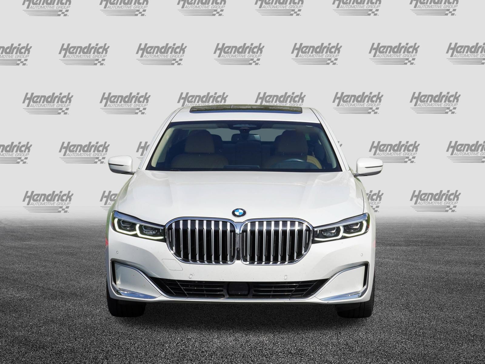 Used 2021 BMW 740i w/ Premium Package RWD image 3