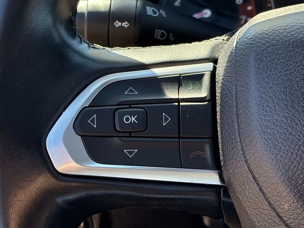 Certified 2022 Jeep Compass Latitude w/ Sun and Sound Group AWD/4WD image 25