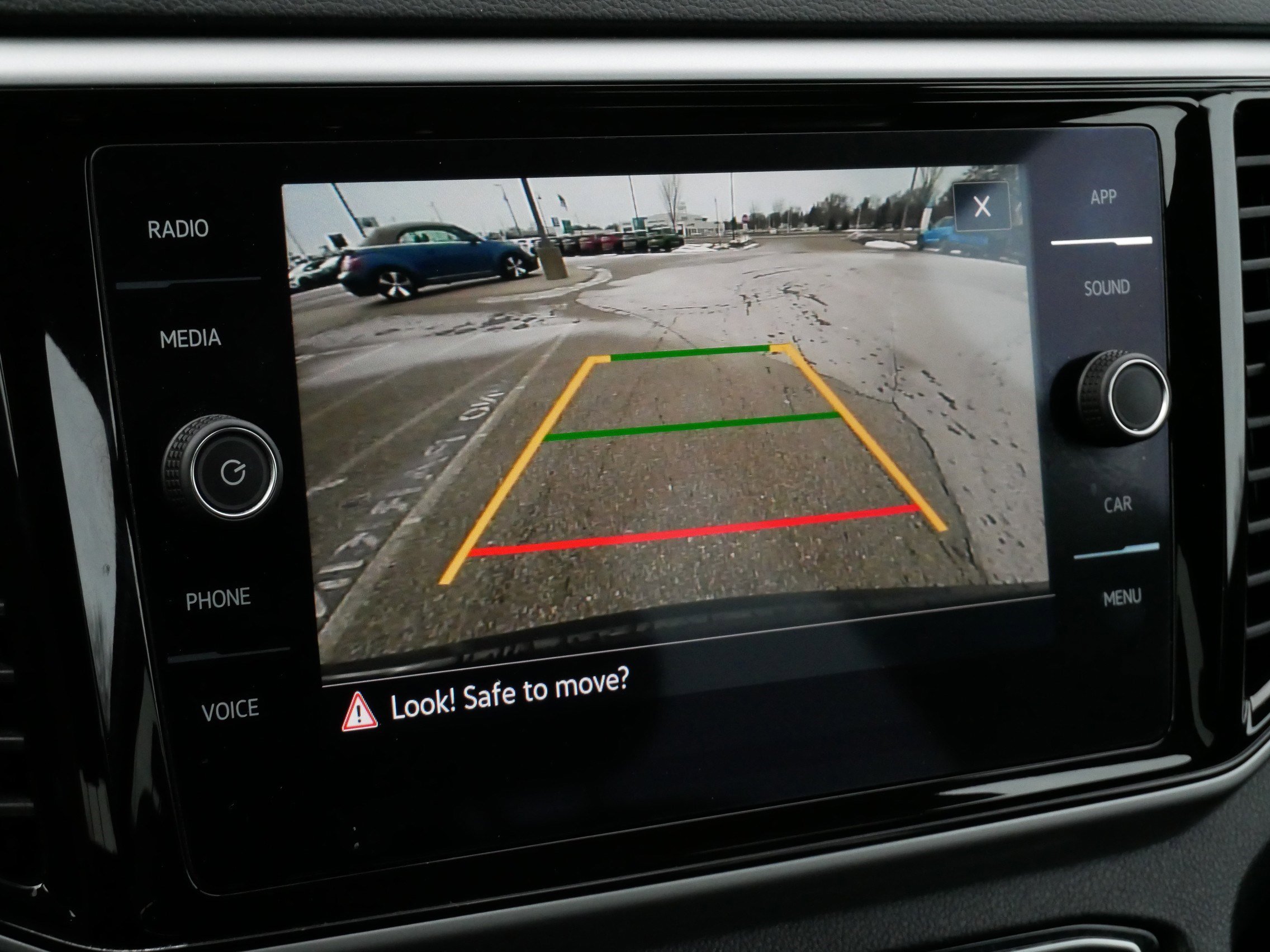 Certified 2023 Volkswagen Atlas Cross Sport SE image 29