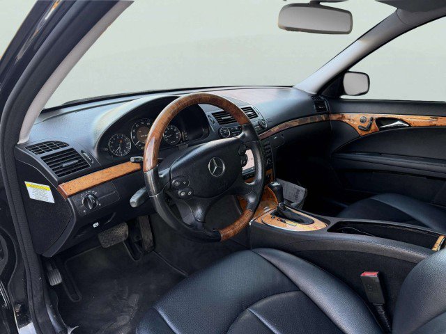 Used 2008 Mercedes-Benz E 350 4MATIC Sedan image 19