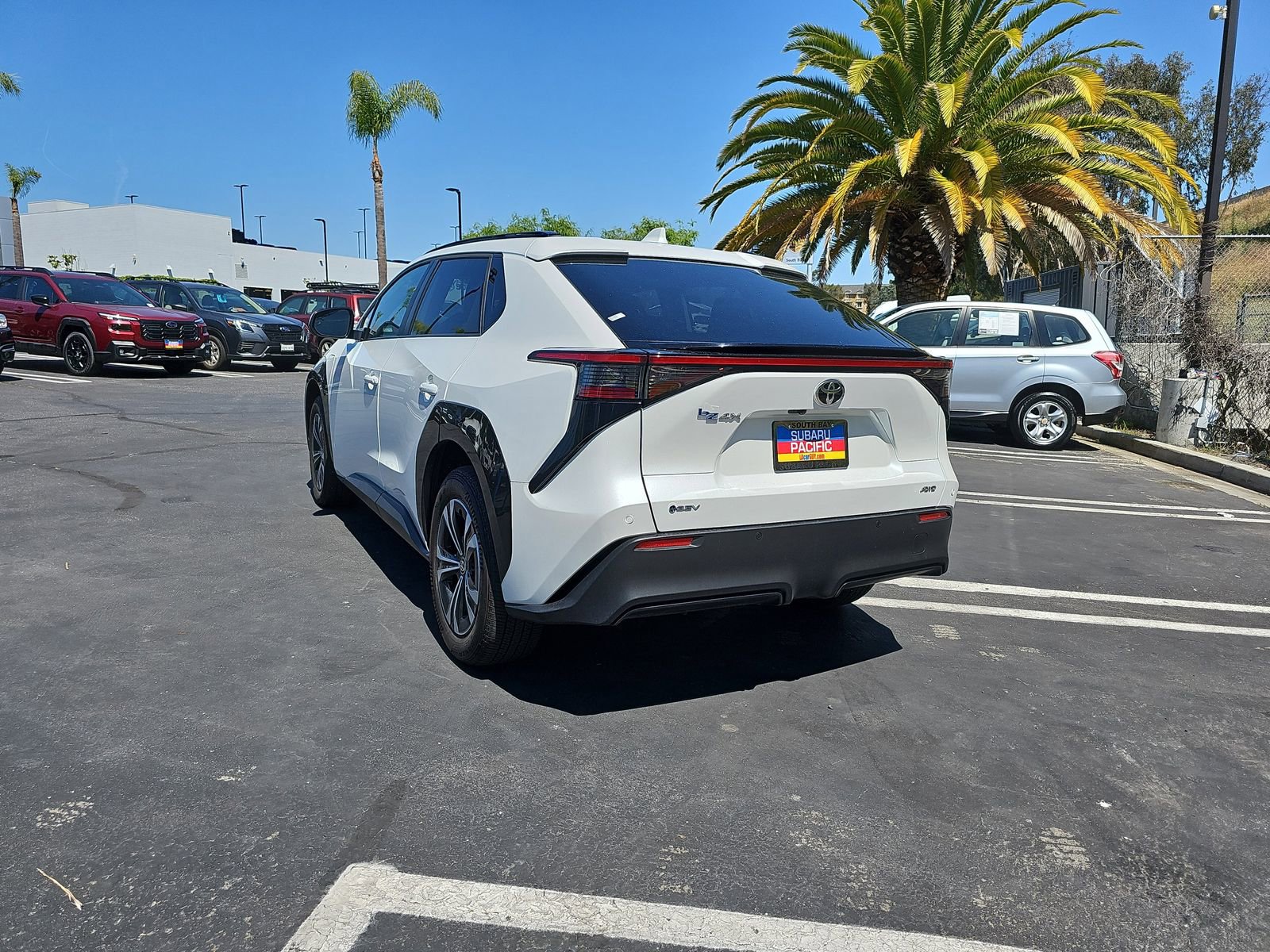 Used 2024 Toyota bZ4X XLE w/ Weather Package AWD/4WD image 5