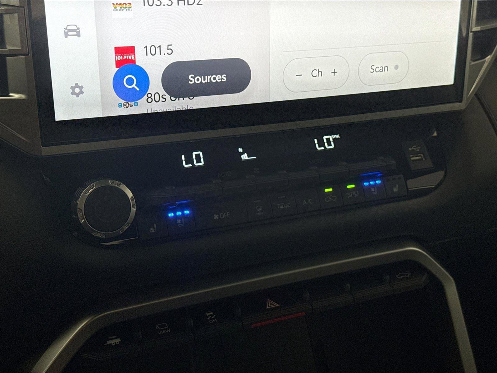 Used 2025 Toyota Tundra Platinum image 28