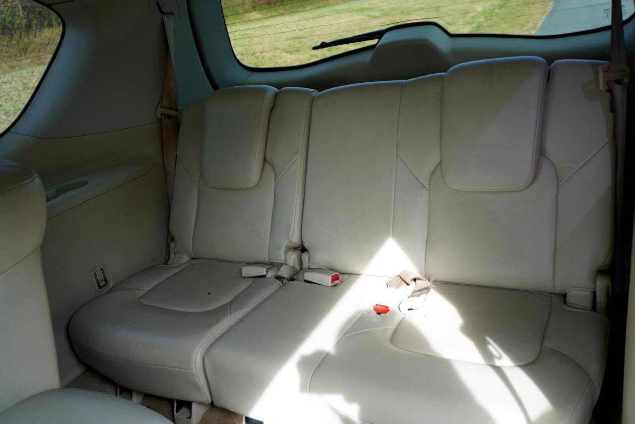 Used 2011 INFINITI QX56 2WD w/ Deluxe Touring Pkg image 19