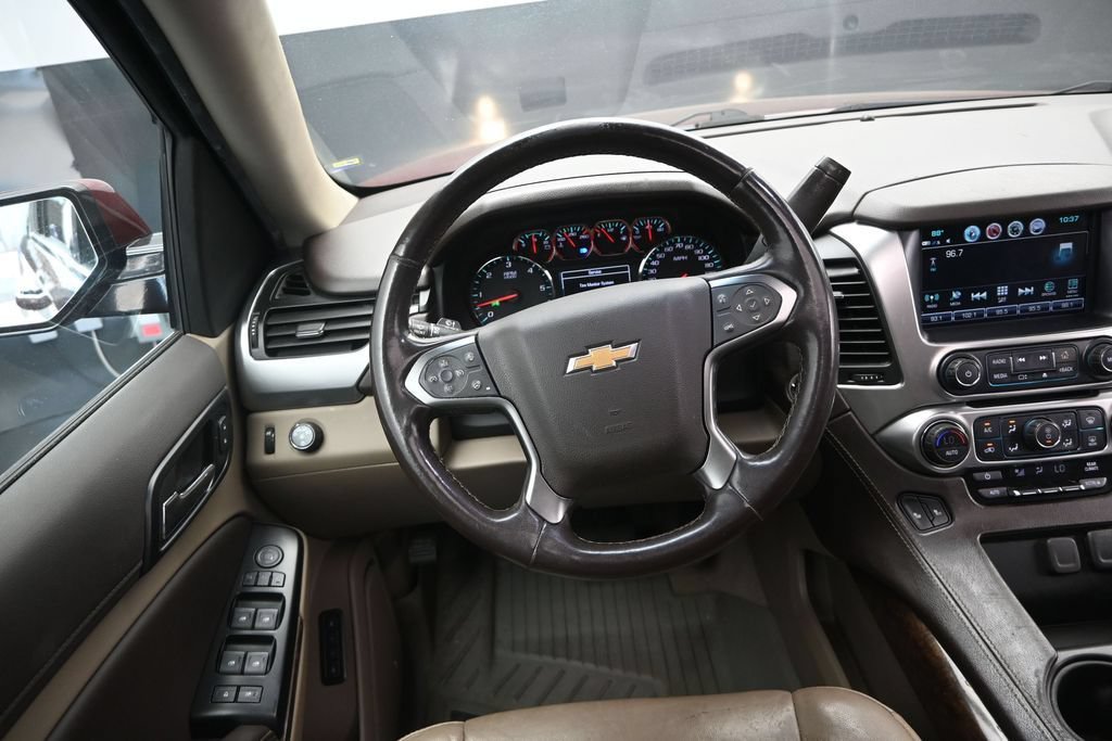 Used 2020 Chevrolet Suburban LT w/ Luxury Package RWD image 29