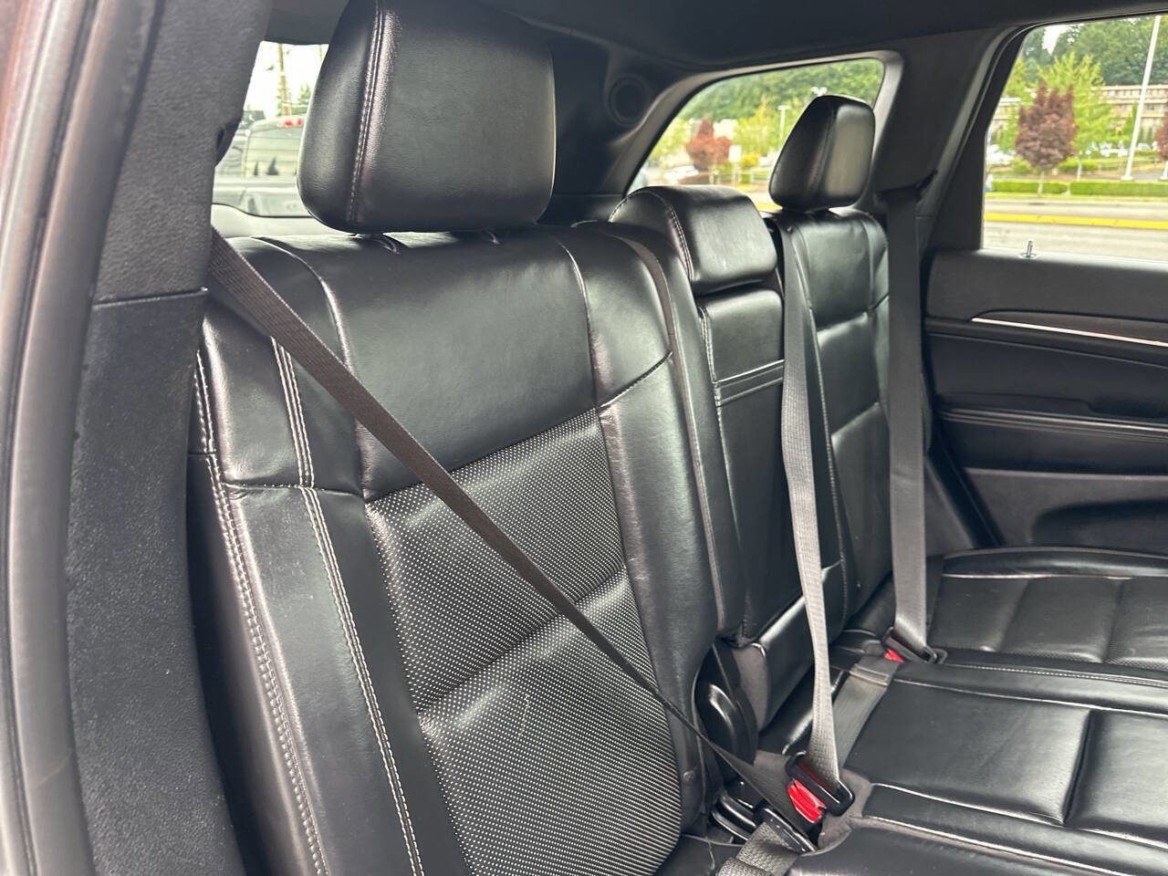 Used 2017 Jeep Grand Cherokee Limited w/ Luxury Group II image 21