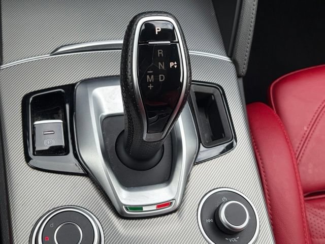 Used 2024 Alfa Romeo Stelvio Veloce AWD/4WD image 34