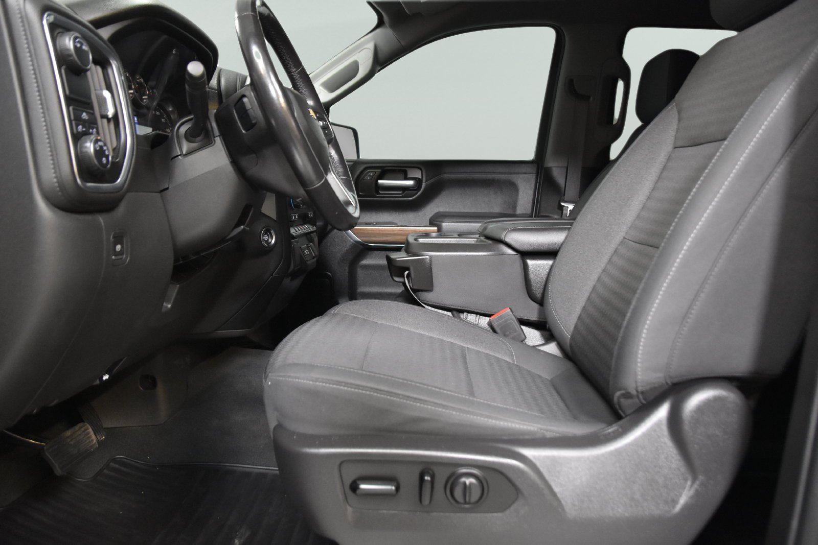 Used 2021 Chevrolet Silverado 1500 LT RWD image 13