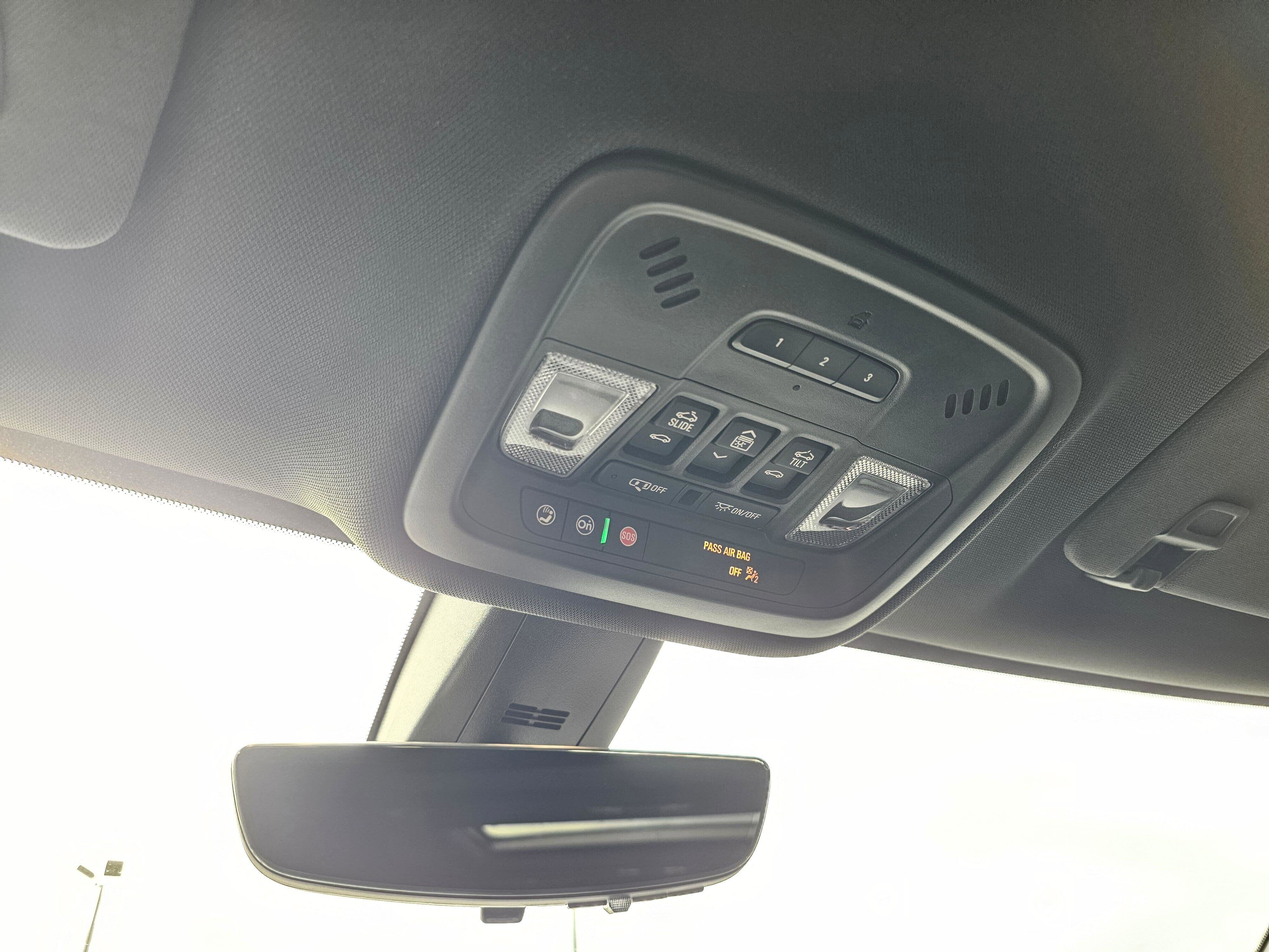 Used 2023 Chevrolet Traverse RS image 27
