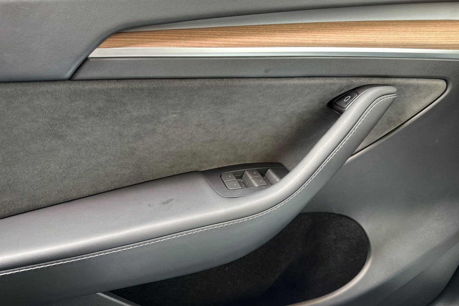 Used 2024 Tesla Model Y Long Range image 11