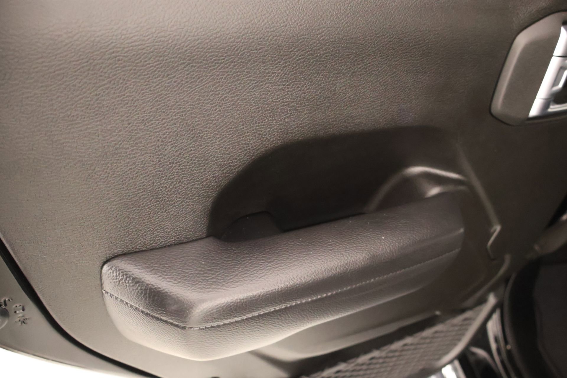 Used 2025 Jeep Gladiator Sport image 15