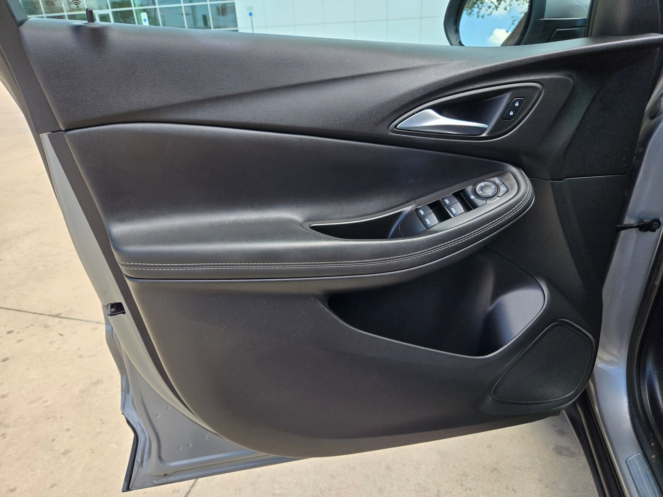 Certified 2023 Buick Encore GX Preferred w/ Cold Weather Comfort Package FWD image 19