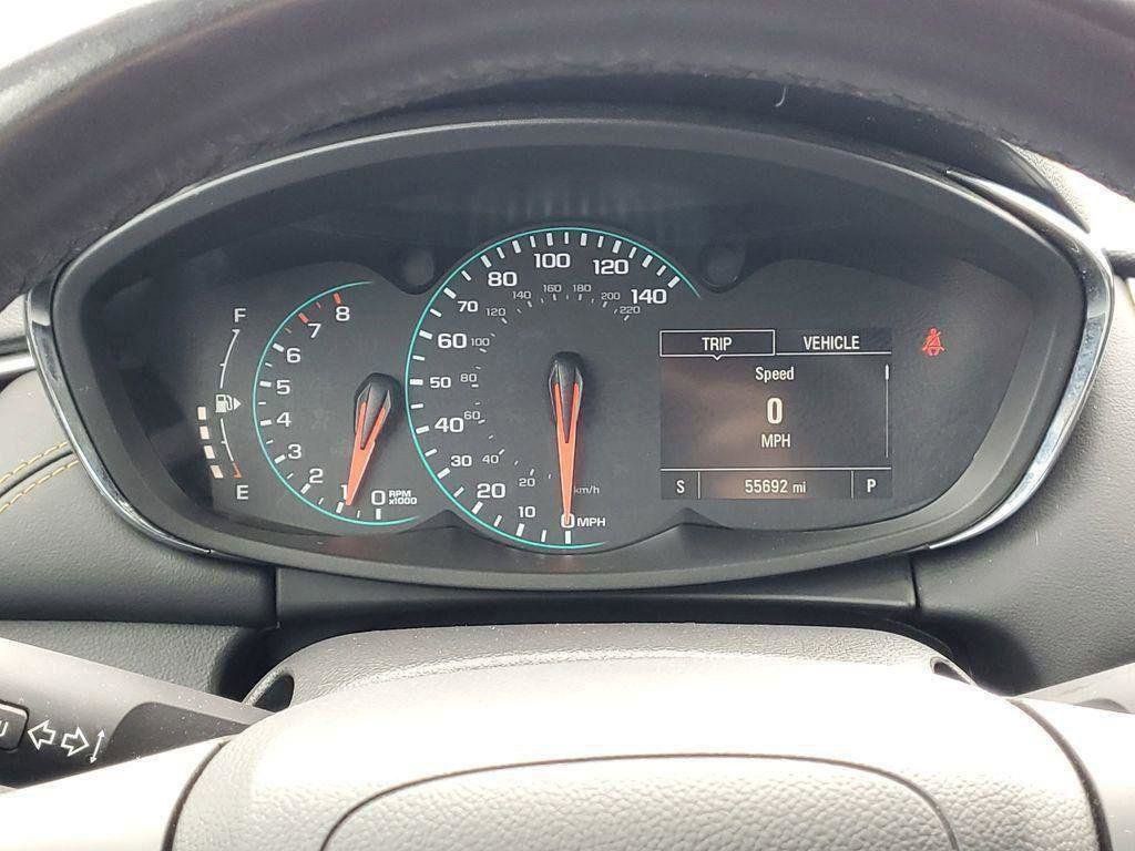 Used 2022 Chevrolet Trax LT w/ LT Convenience Package image 12