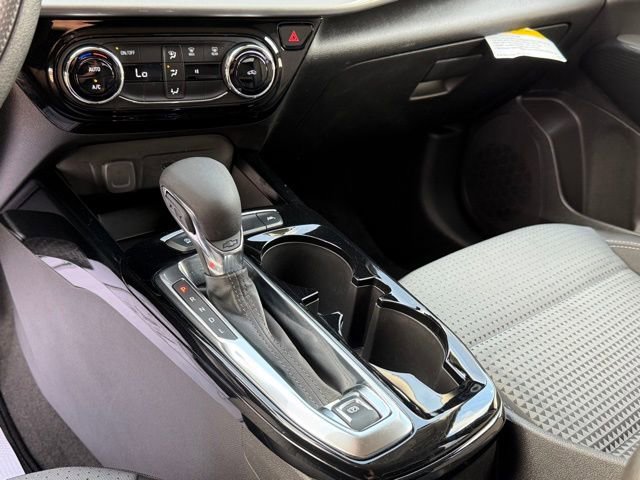 Used 2025 Chevrolet Trax LT FWD image 22