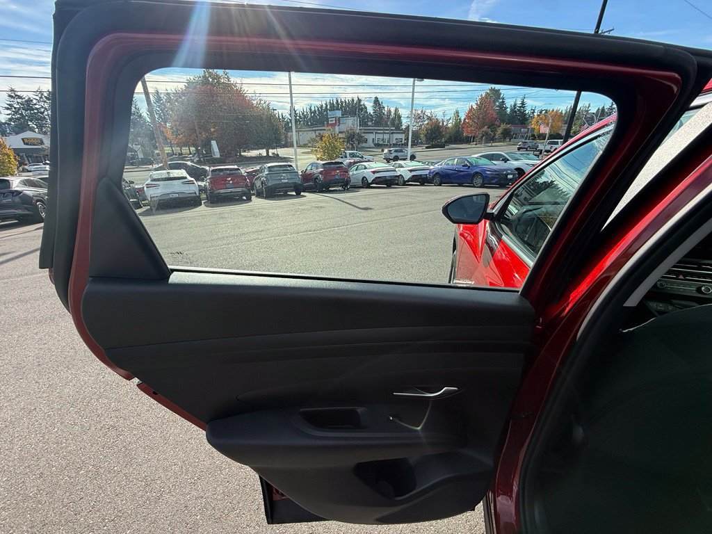 Certified 2025 Hyundai Tucson SE AWD/4WD image 17
