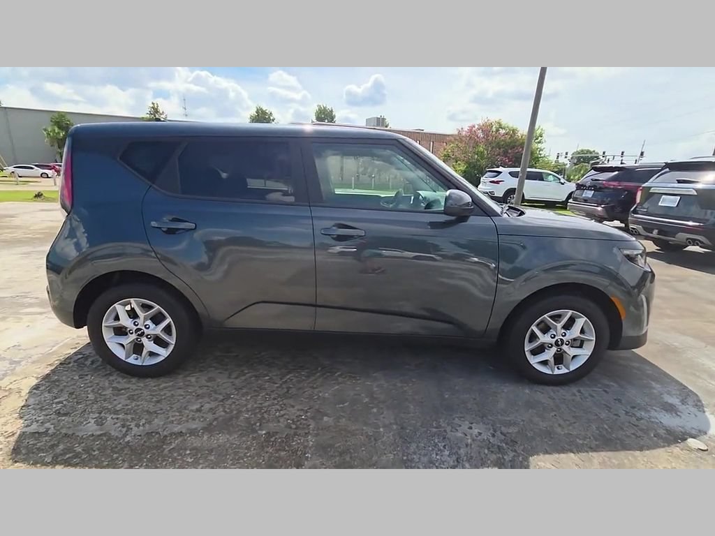 Used 2025 Kia Soul LX w/ LX Technology Package FWD image 40