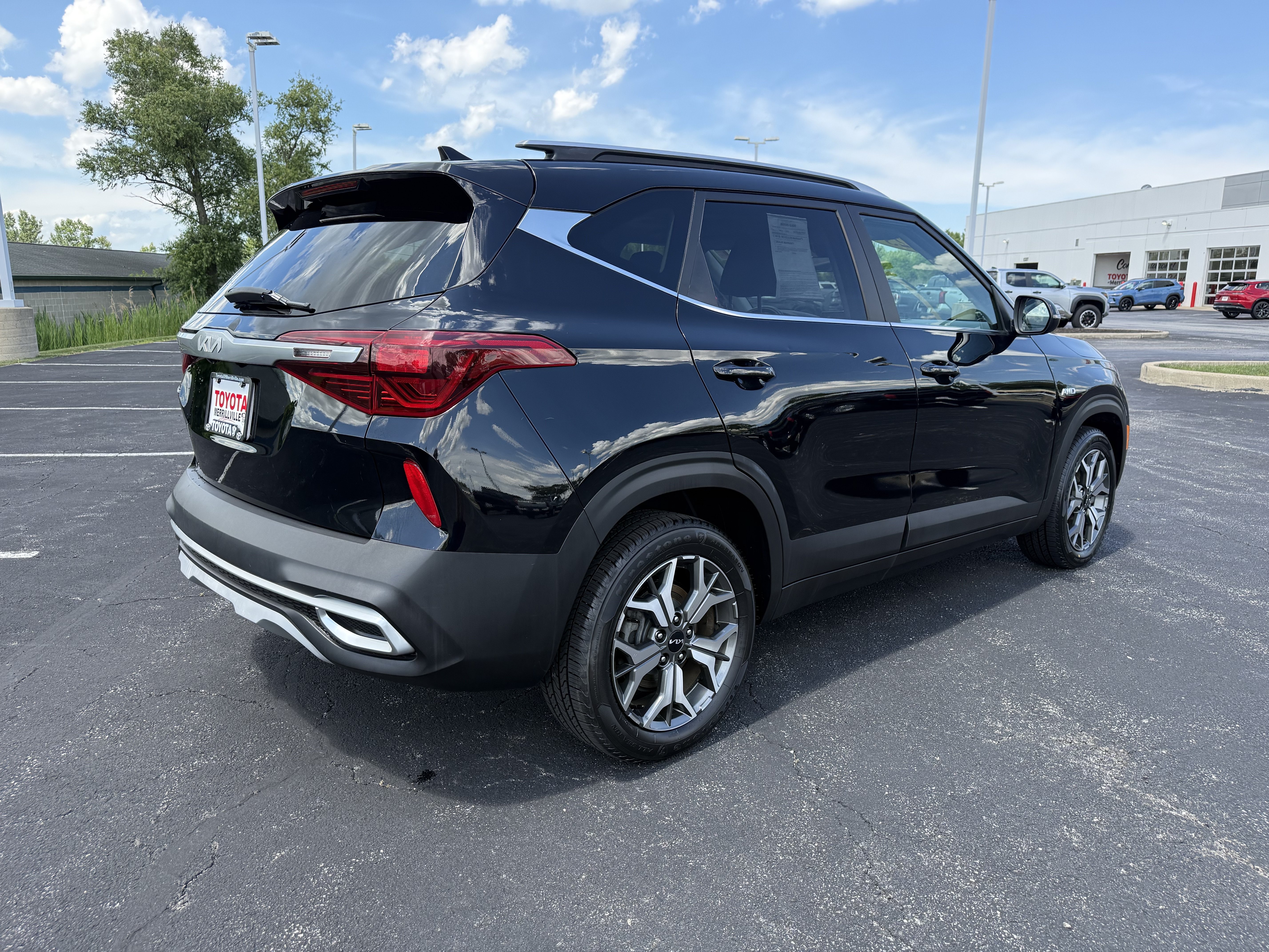 Used 2023 Kia Seltos EX AWD/4WD image 15