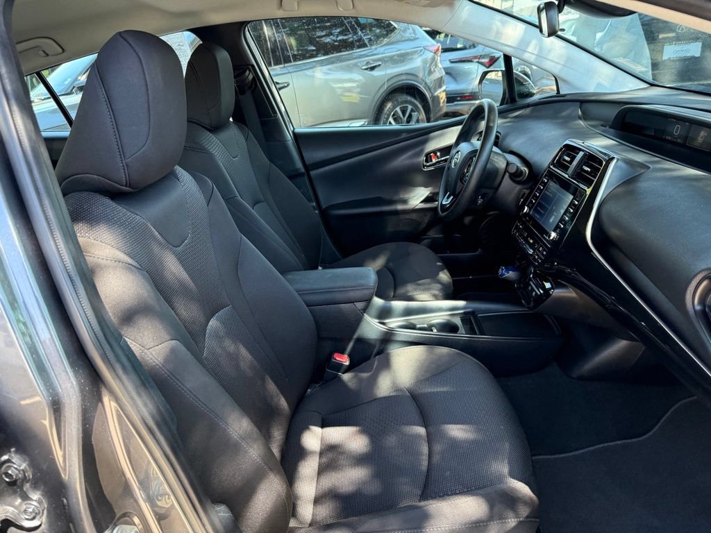 Used 2022 Toyota Prius LE FWD image 17
