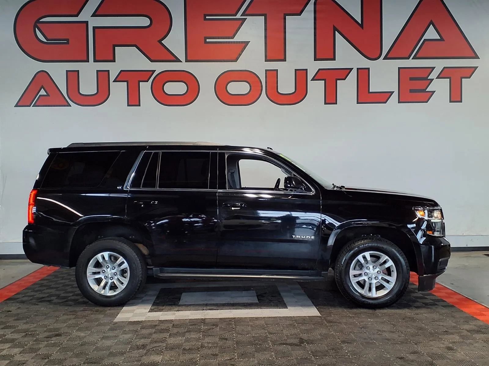Used 2017 Chevrolet Tahoe LT image 1