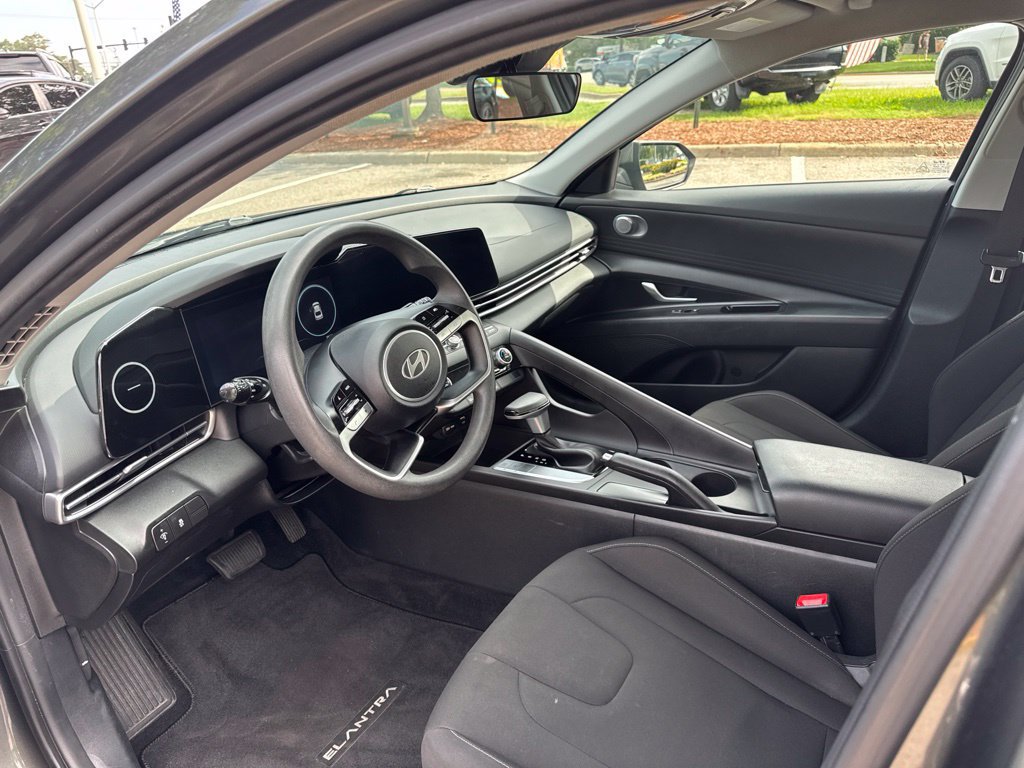Used 2024 Hyundai Elantra SEL FWD image 12