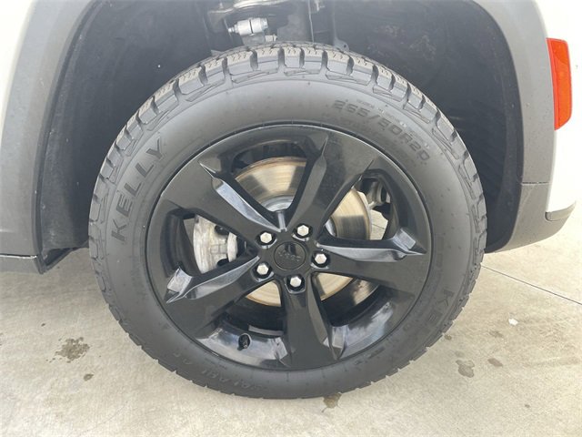 Used 2022 Jeep Grand Cherokee L Laredo image 32