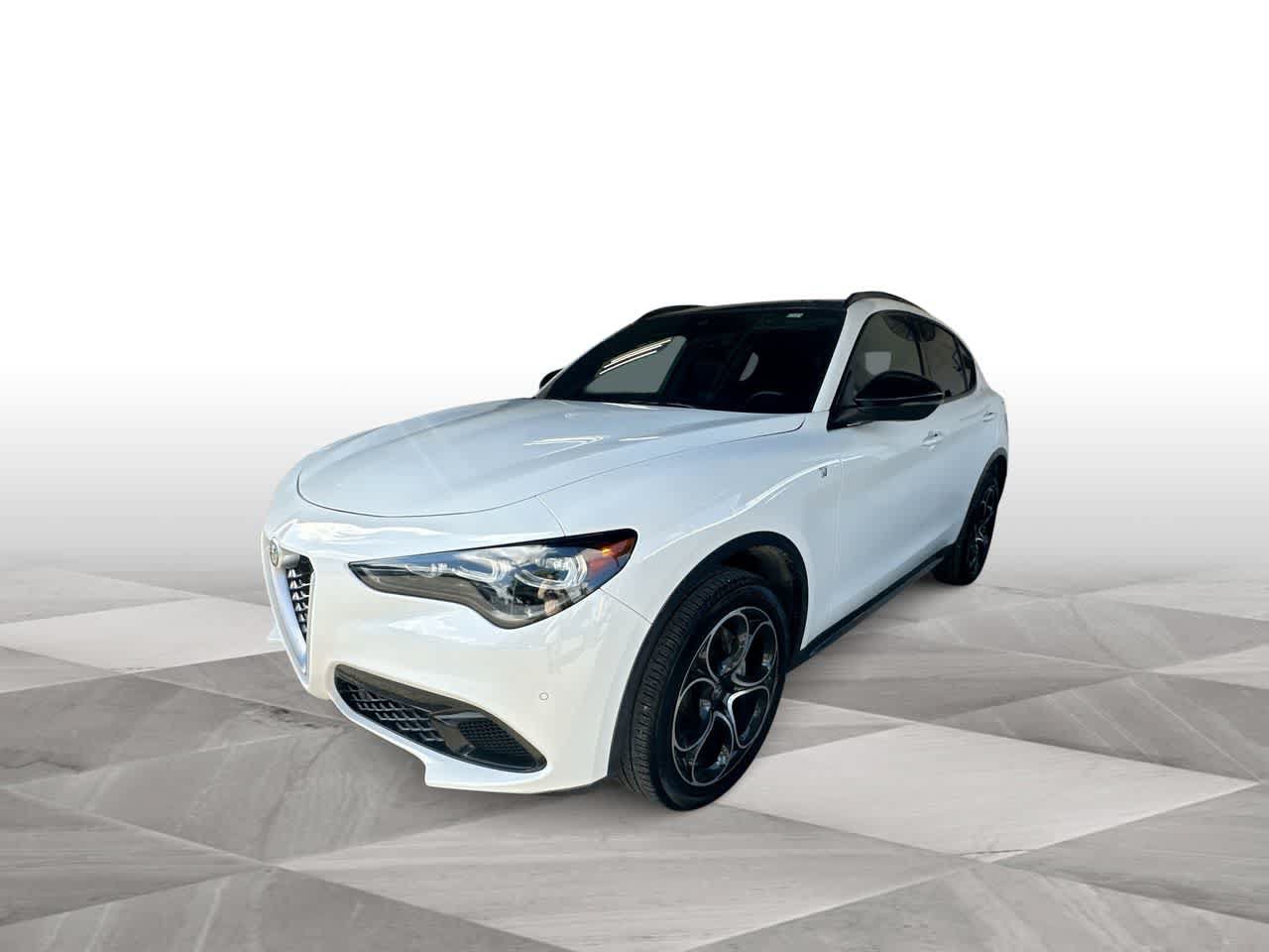 Used 2024 Alfa Romeo Stelvio Ti AWD/4WD image 4