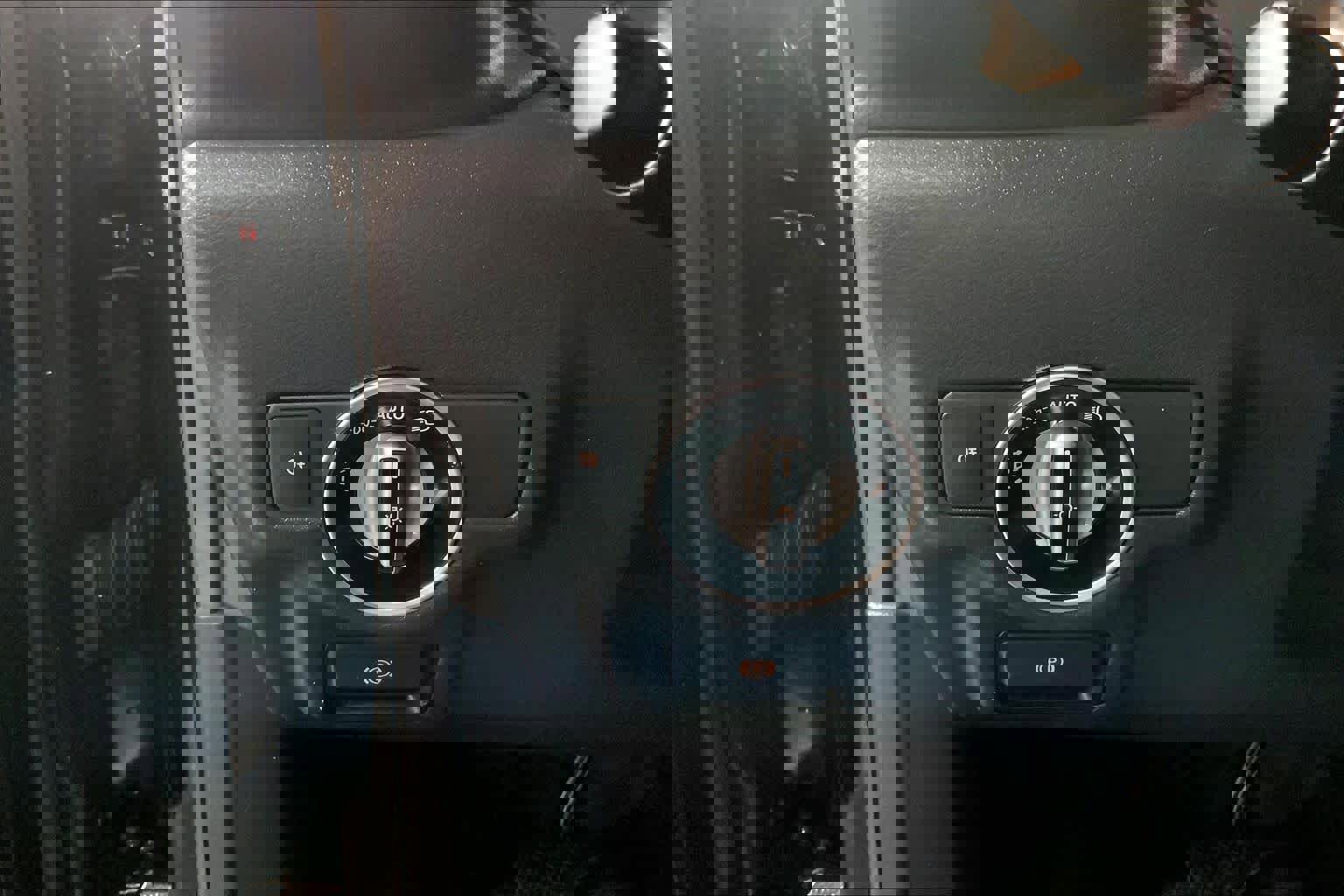 Used 2019 INFINITI QX30 LUXE w/ Navigation Package image 34